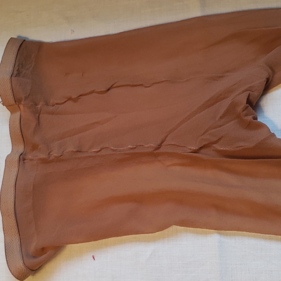 Vintage no-run nylons - Picture 4 of 4